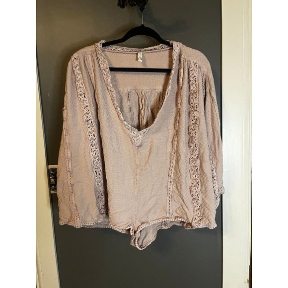Free people crocheted romper blush pink size medium - Picture 1 of 4